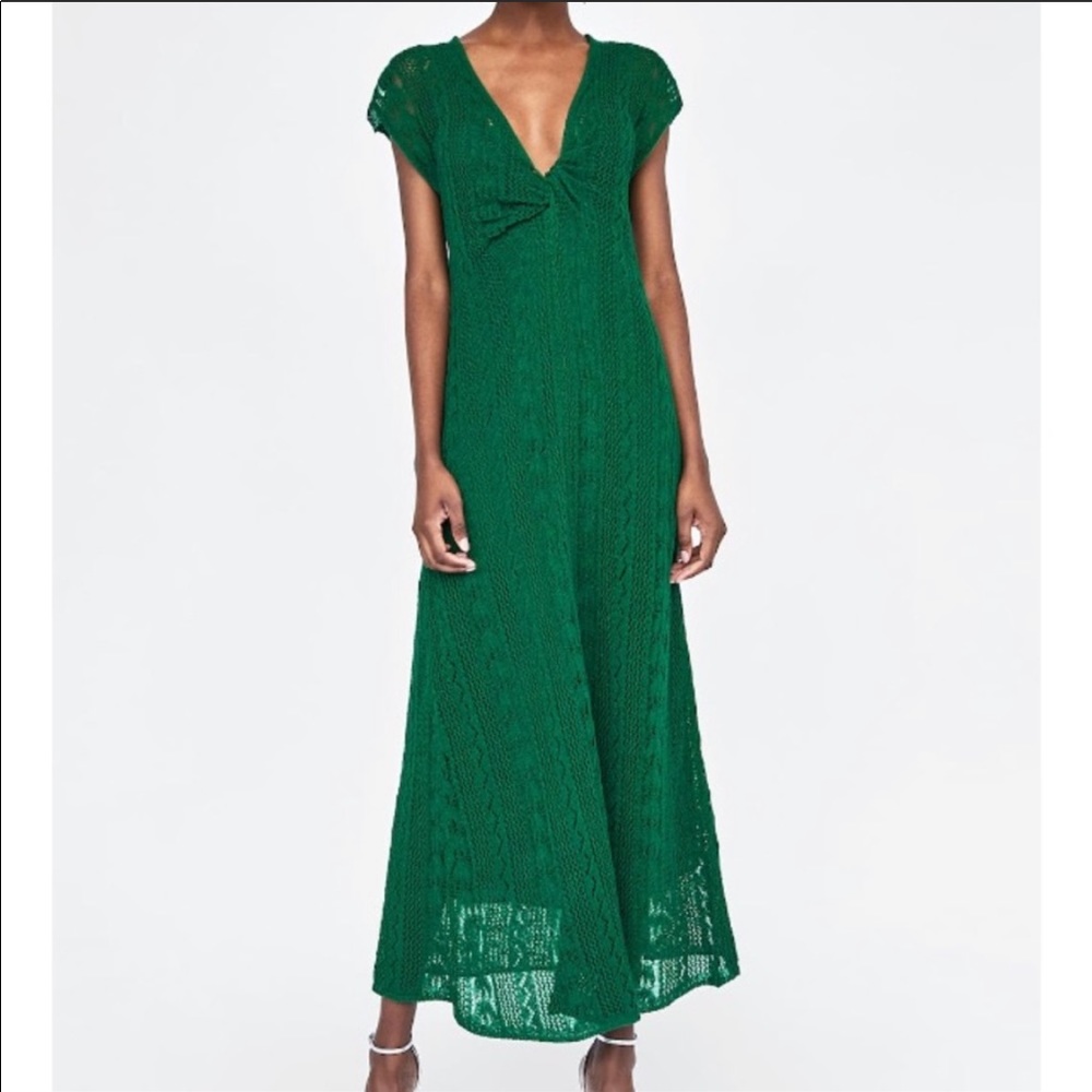 NWT! Zara V-Neck Crochet Dress - Small